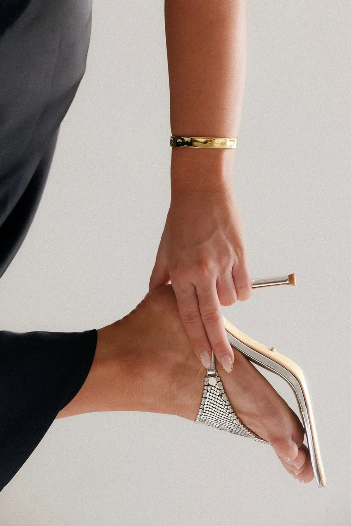 Dylan Cuff Bracelet Gold - Image 4