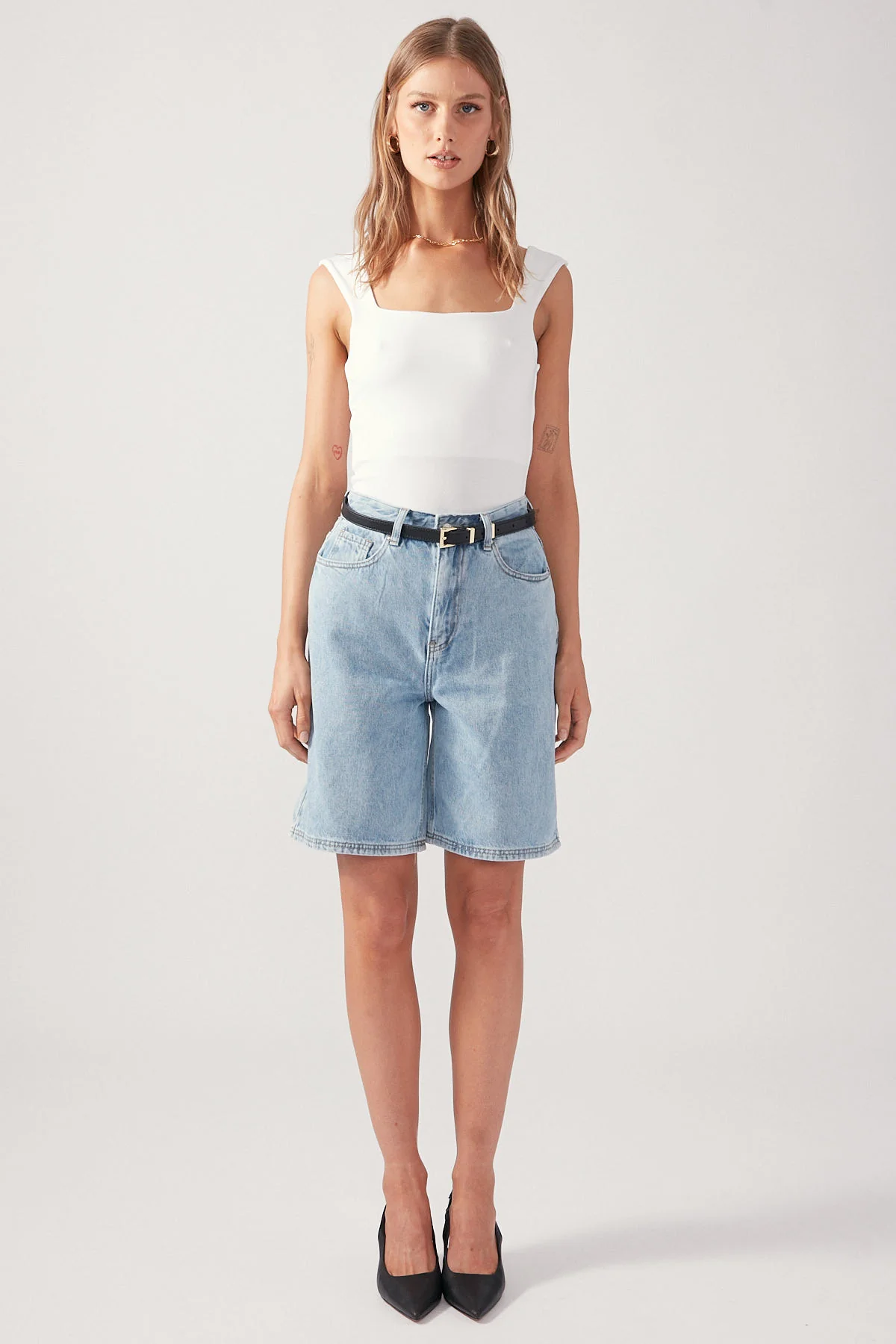 Perfect Stranger Maika Mid Rise Denim Jorts Washed Blue